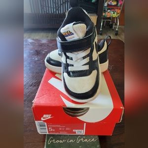 Nike court borough  low 2 se3 btv